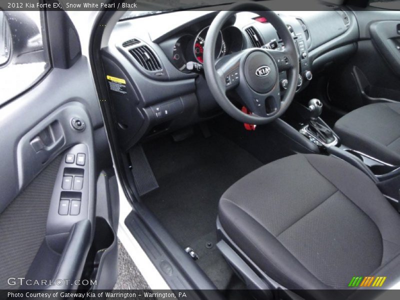 Snow White Pearl / Black 2012 Kia Forte EX