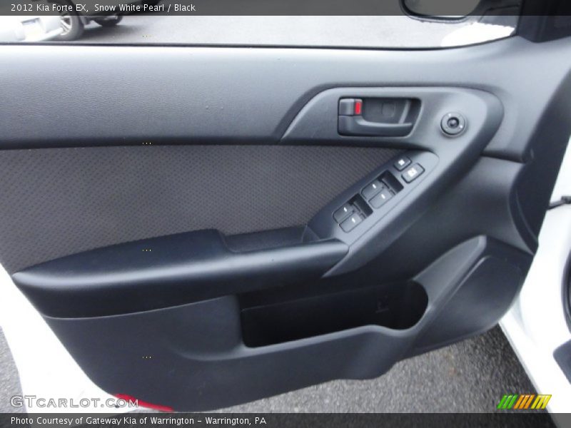 Snow White Pearl / Black 2012 Kia Forte EX