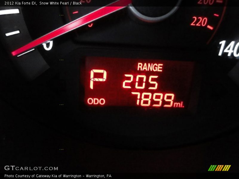 Snow White Pearl / Black 2012 Kia Forte EX