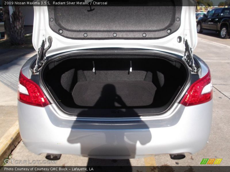 Radiant Silver Metallic / Charcoal 2009 Nissan Maxima 3.5 S