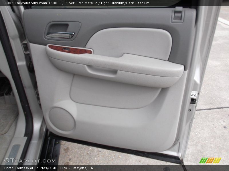 Silver Birch Metallic / Light Titanium/Dark Titanium 2007 Chevrolet Suburban 1500 LT