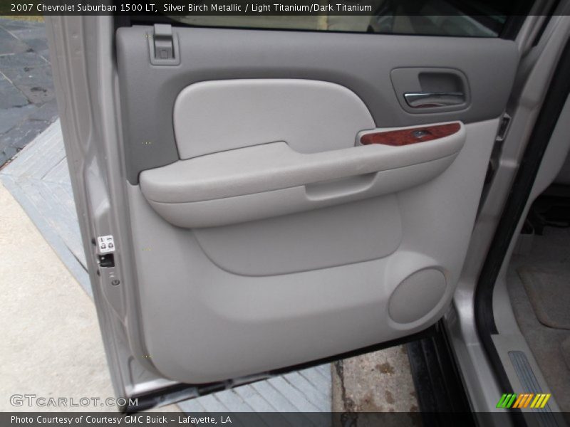 Silver Birch Metallic / Light Titanium/Dark Titanium 2007 Chevrolet Suburban 1500 LT
