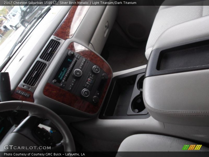 Silver Birch Metallic / Light Titanium/Dark Titanium 2007 Chevrolet Suburban 1500 LT