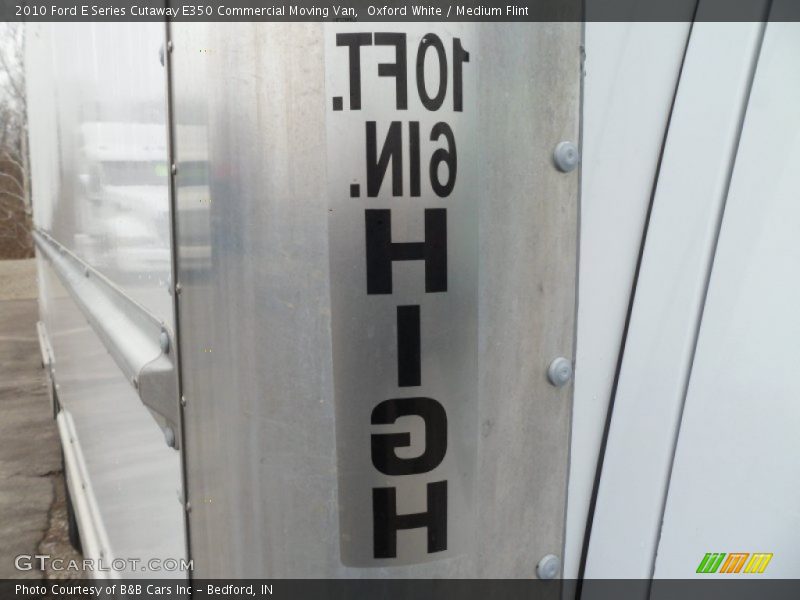 Oxford White / Medium Flint 2010 Ford E Series Cutaway E350 Commercial Moving Van