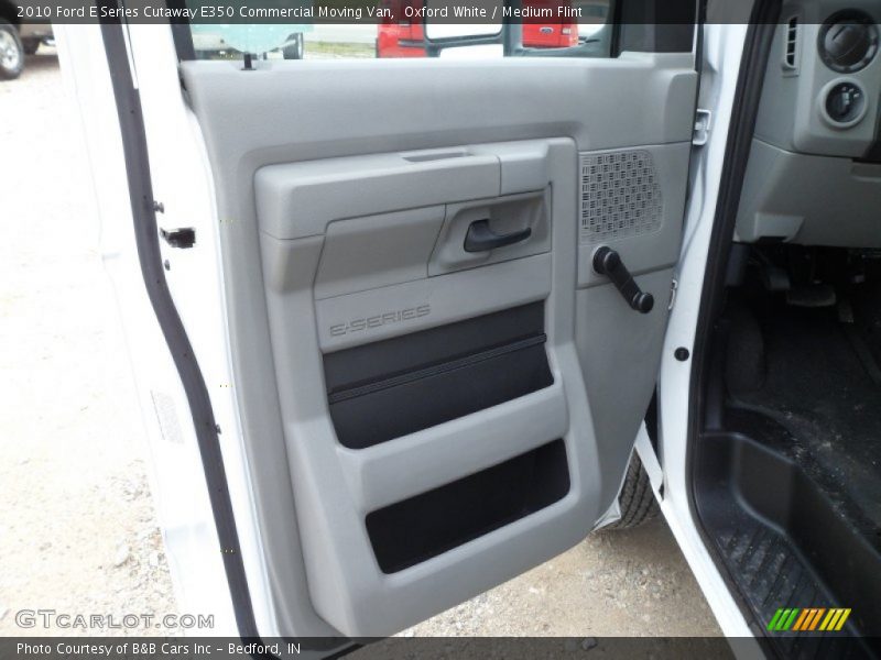 Oxford White / Medium Flint 2010 Ford E Series Cutaway E350 Commercial Moving Van