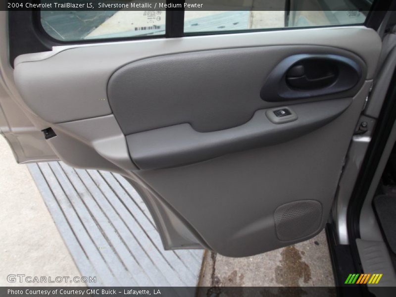 Silverstone Metallic / Medium Pewter 2004 Chevrolet TrailBlazer LS