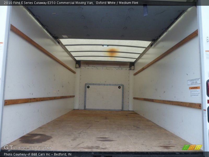 Oxford White / Medium Flint 2010 Ford E Series Cutaway E350 Commercial Moving Van