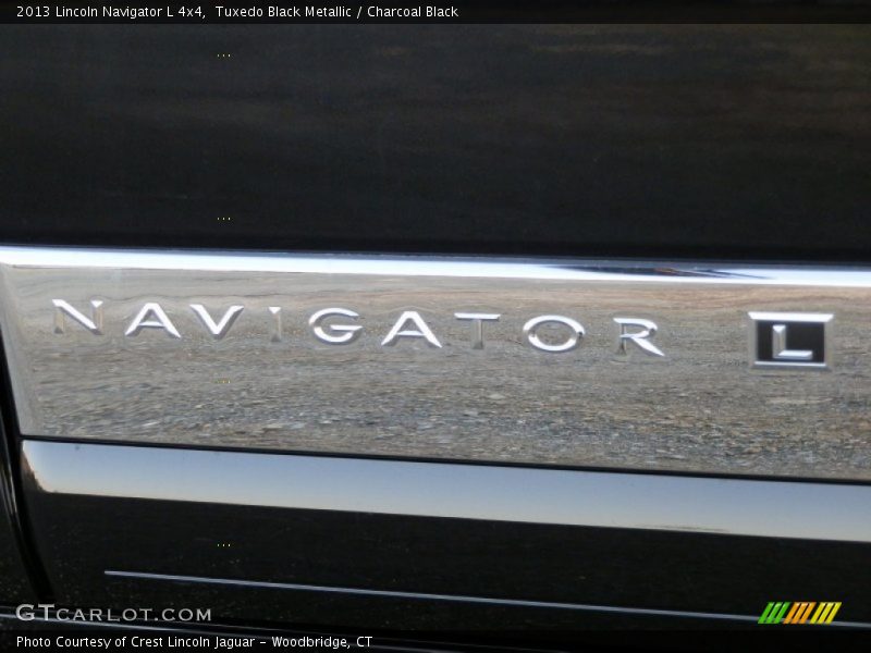  2013 Navigator L 4x4 Logo