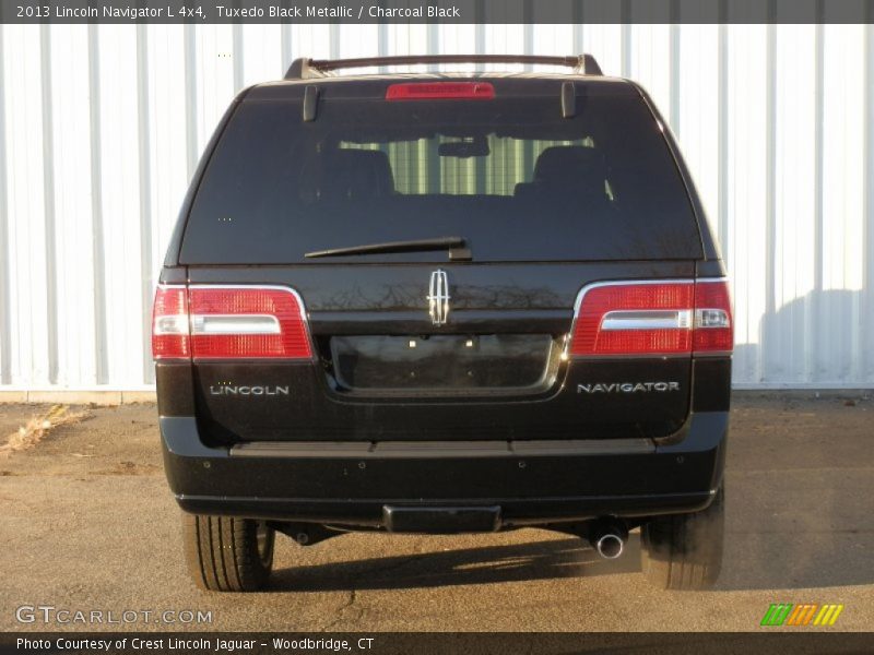 Tuxedo Black Metallic / Charcoal Black 2013 Lincoln Navigator L 4x4