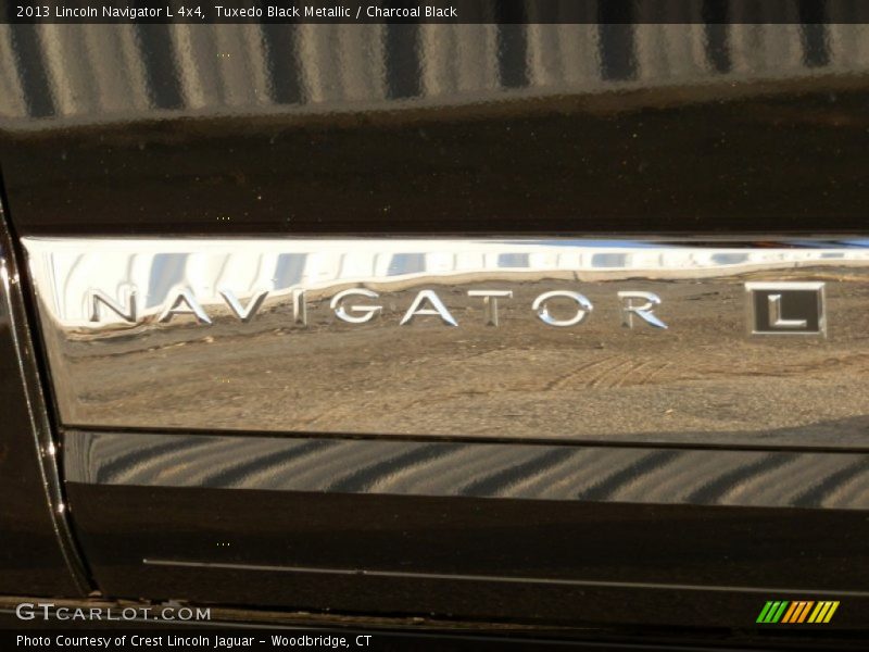 2013 Navigator L 4x4 Logo