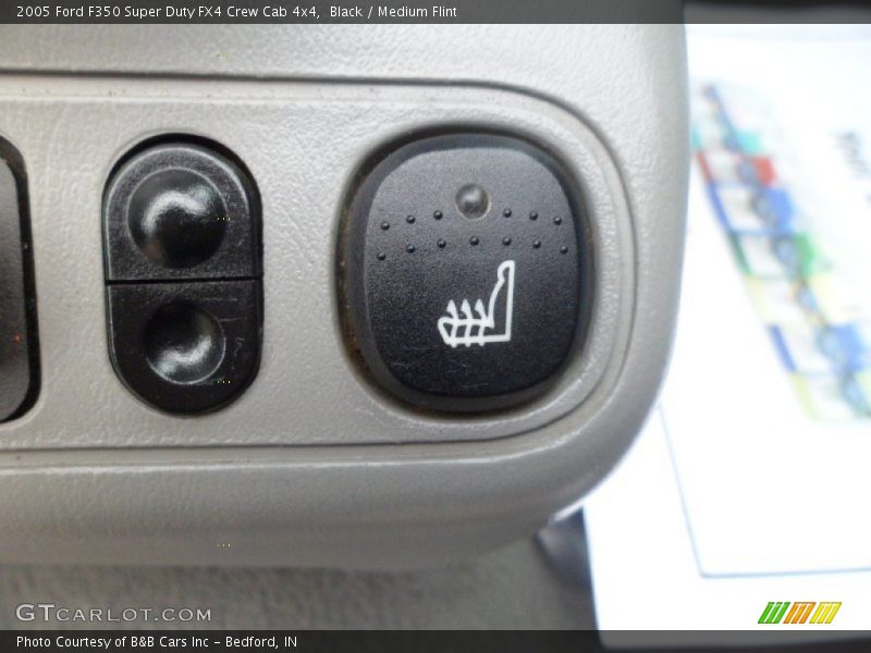 Controls of 2005 F350 Super Duty FX4 Crew Cab 4x4
