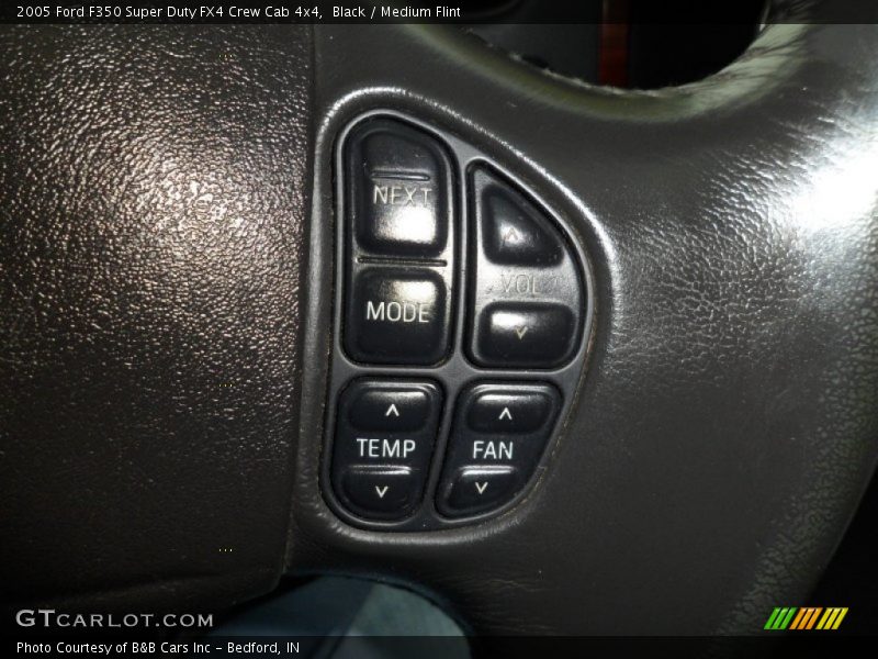 Controls of 2005 F350 Super Duty FX4 Crew Cab 4x4