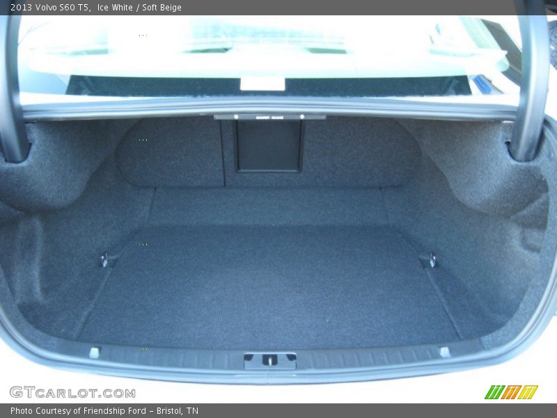 Ice White / Soft Beige 2013 Volvo S60 T5
