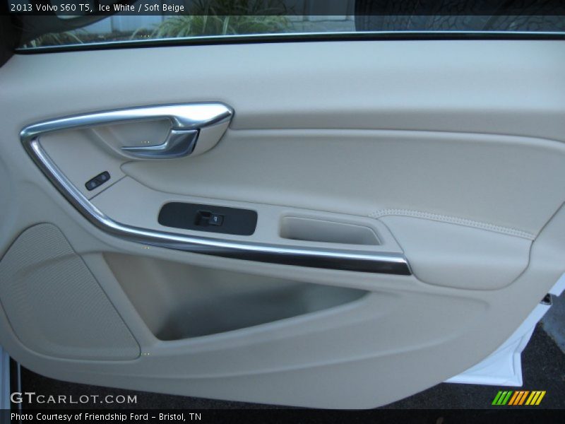 Ice White / Soft Beige 2013 Volvo S60 T5