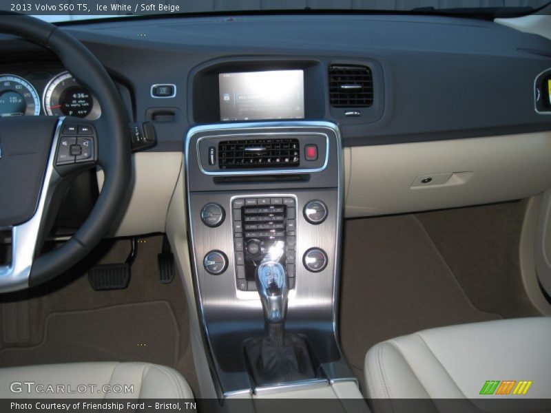 Ice White / Soft Beige 2013 Volvo S60 T5