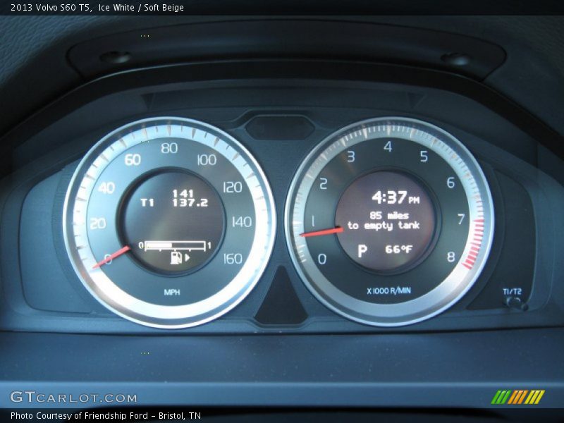Ice White / Soft Beige 2013 Volvo S60 T5