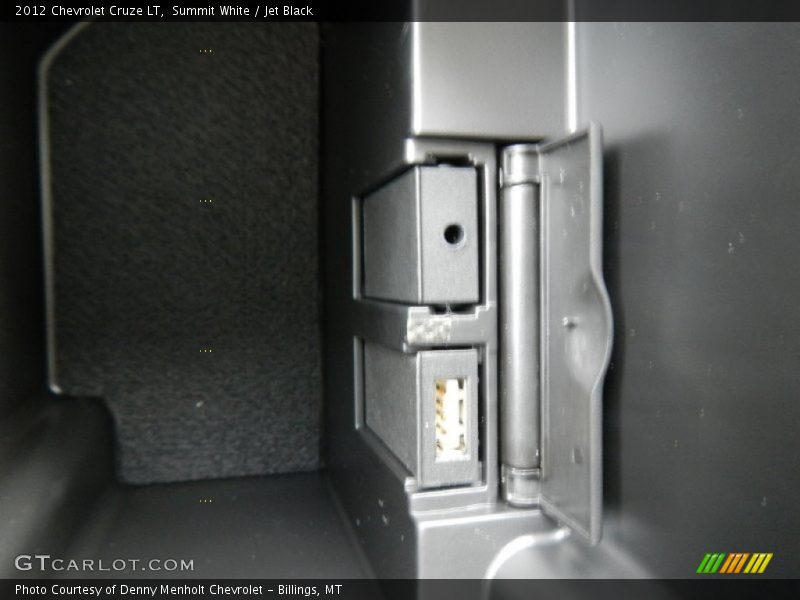 Summit White / Jet Black 2012 Chevrolet Cruze LT
