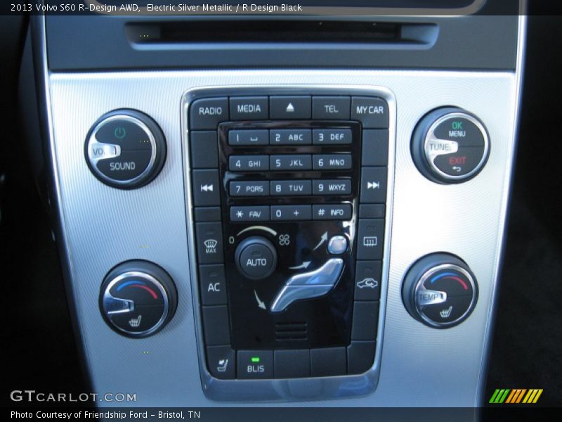 Controls of 2013 S60 R-Design AWD