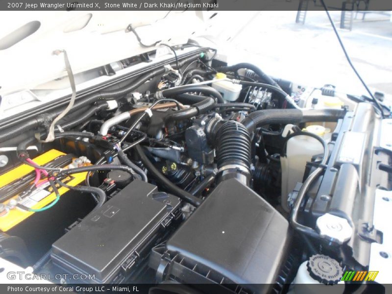 Stone White / Dark Khaki/Medium Khaki 2007 Jeep Wrangler Unlimited X
