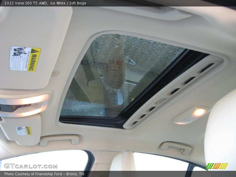 Sunroof of 2013 S60 T5 AWD