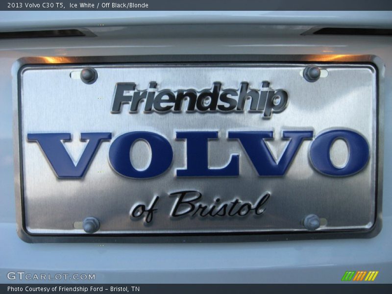 Ice White / Off Black/Blonde 2013 Volvo C30 T5