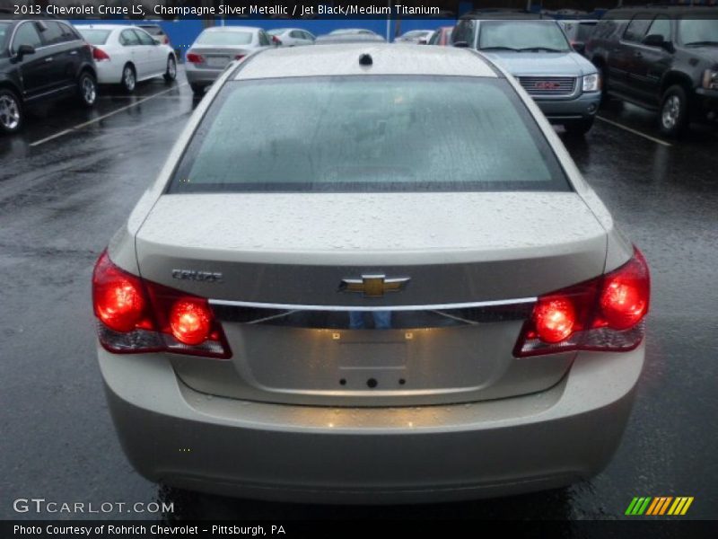 Champagne Silver Metallic / Jet Black/Medium Titanium 2013 Chevrolet Cruze LS