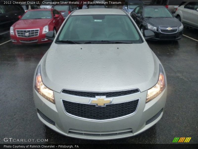 Champagne Silver Metallic / Jet Black/Medium Titanium 2013 Chevrolet Cruze LS