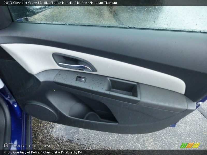 Blue Topaz Metallic / Jet Black/Medium Titanium 2013 Chevrolet Cruze LS