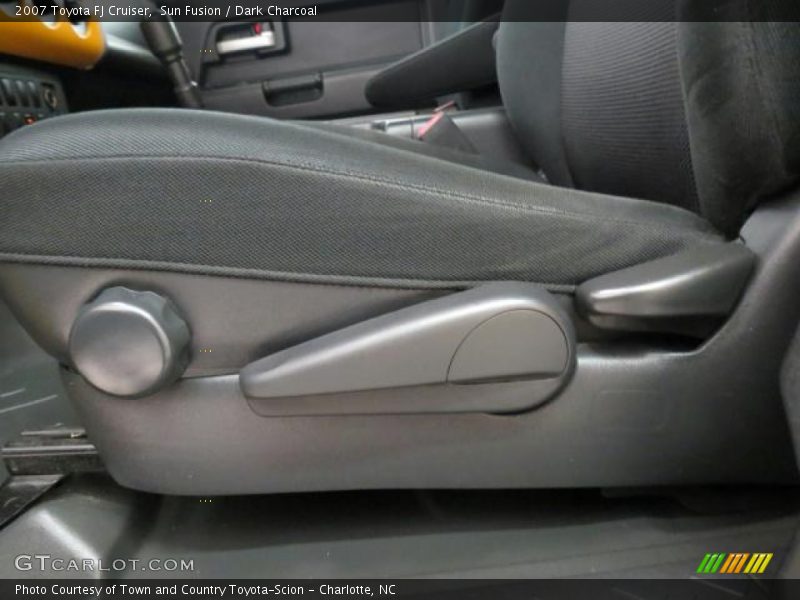 Sun Fusion / Dark Charcoal 2007 Toyota FJ Cruiser