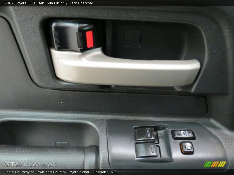 Sun Fusion / Dark Charcoal 2007 Toyota FJ Cruiser