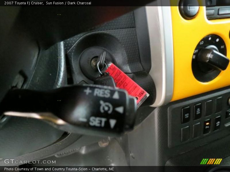 Sun Fusion / Dark Charcoal 2007 Toyota FJ Cruiser