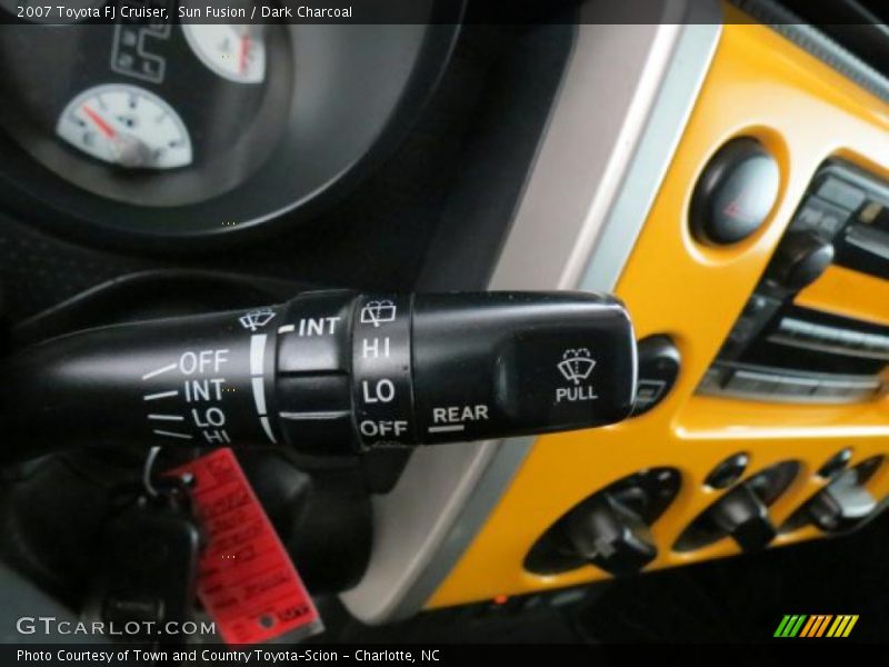 Controls of 2007 FJ Cruiser 