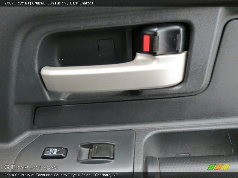 Sun Fusion / Dark Charcoal 2007 Toyota FJ Cruiser