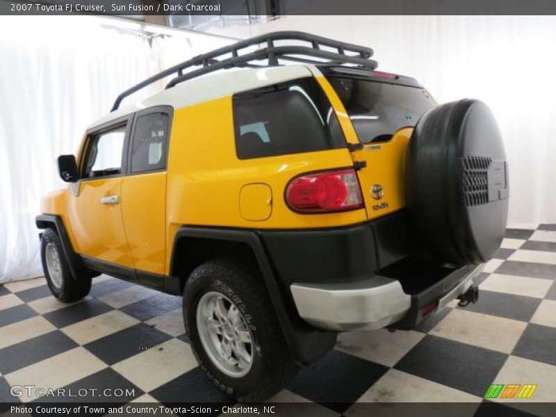 Sun Fusion / Dark Charcoal 2007 Toyota FJ Cruiser