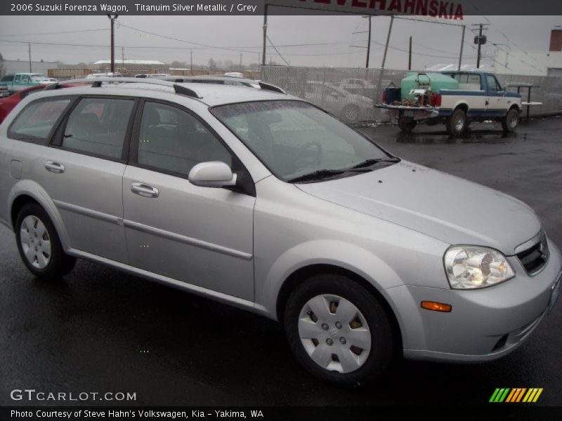 Titanuim Silver Metallic / Grey 2006 Suzuki Forenza Wagon
