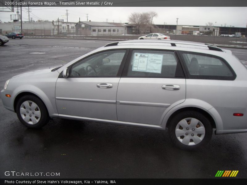 Titanuim Silver Metallic / Grey 2006 Suzuki Forenza Wagon