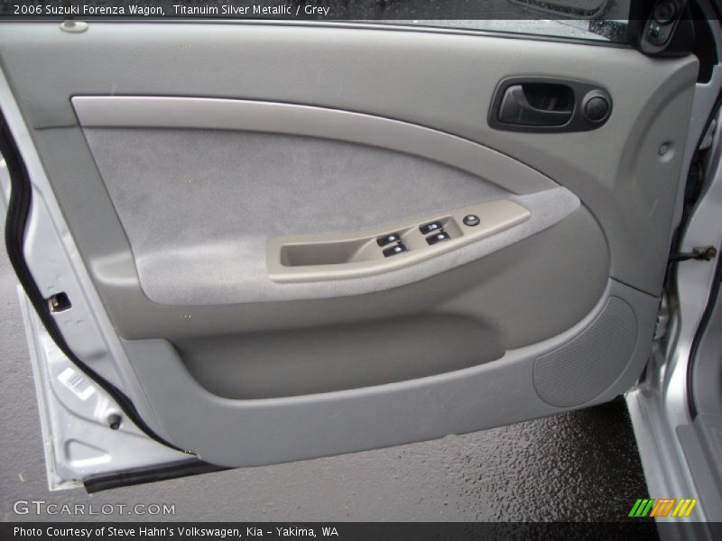 Titanuim Silver Metallic / Grey 2006 Suzuki Forenza Wagon