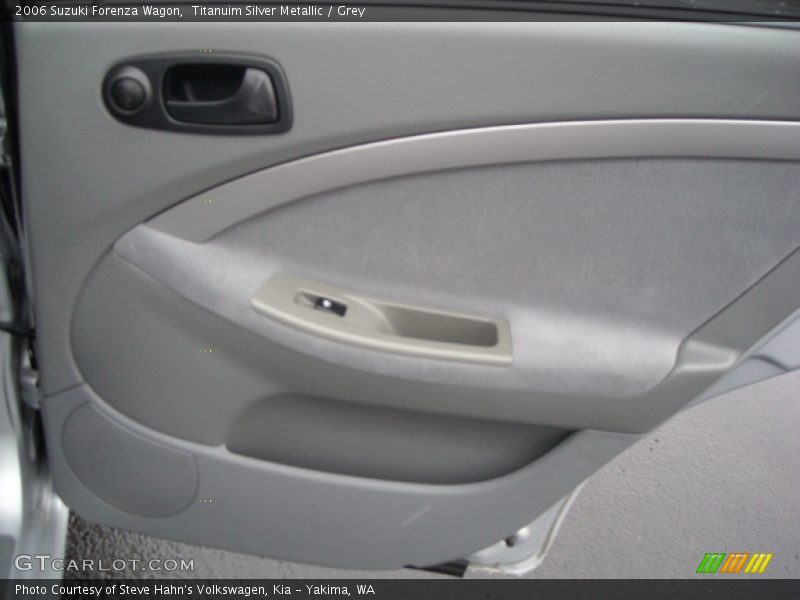 Titanuim Silver Metallic / Grey 2006 Suzuki Forenza Wagon