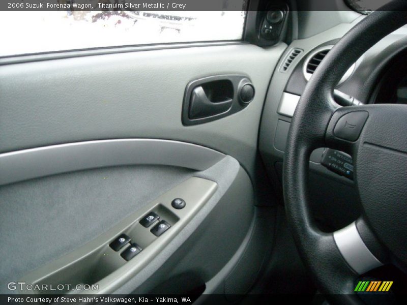 Titanuim Silver Metallic / Grey 2006 Suzuki Forenza Wagon