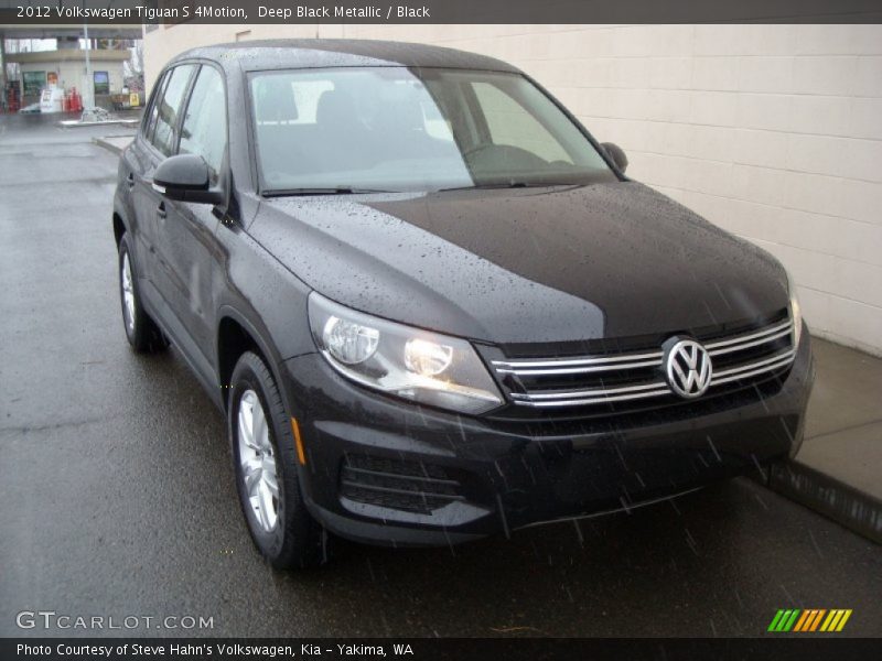 Deep Black Metallic / Black 2012 Volkswagen Tiguan S 4Motion