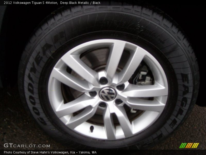Deep Black Metallic / Black 2012 Volkswagen Tiguan S 4Motion