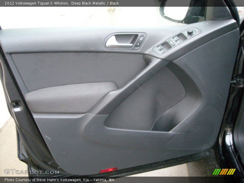 Deep Black Metallic / Black 2012 Volkswagen Tiguan S 4Motion