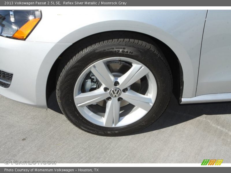 Reflex Silver Metallic / Moonrock Gray 2013 Volkswagen Passat 2.5L SE