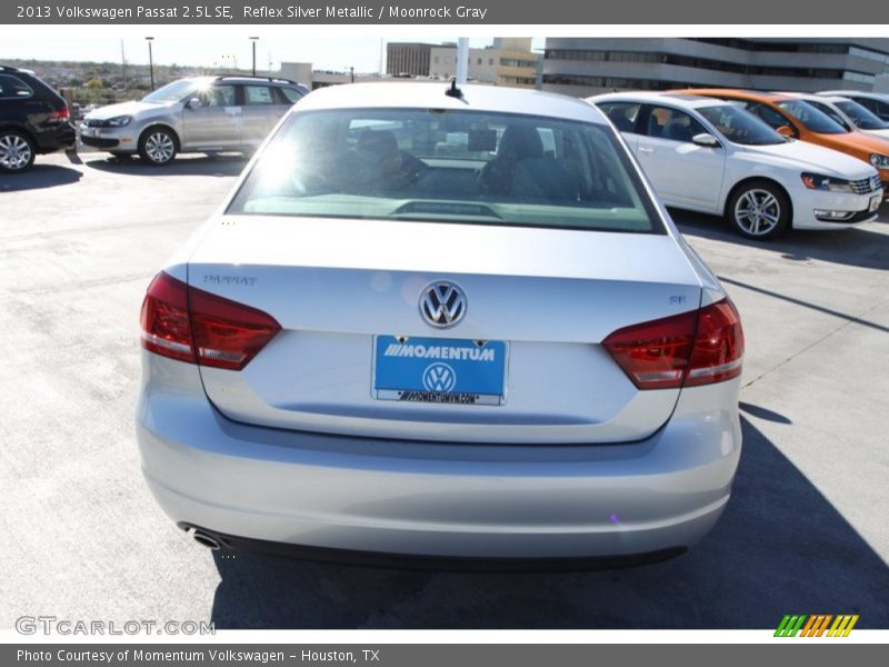 Reflex Silver Metallic / Moonrock Gray 2013 Volkswagen Passat 2.5L SE