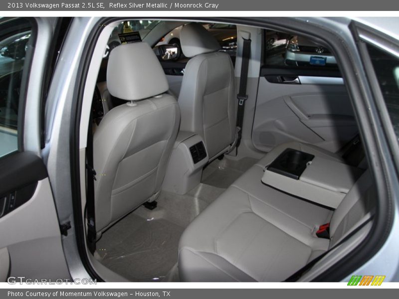 Reflex Silver Metallic / Moonrock Gray 2013 Volkswagen Passat 2.5L SE