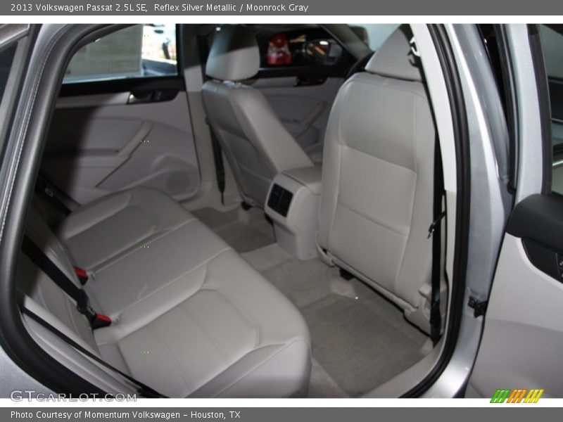Reflex Silver Metallic / Moonrock Gray 2013 Volkswagen Passat 2.5L SE