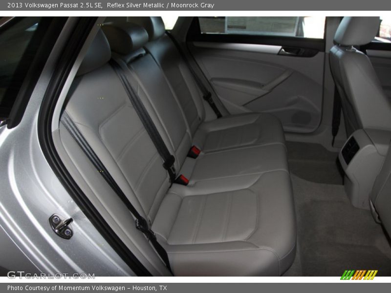 Reflex Silver Metallic / Moonrock Gray 2013 Volkswagen Passat 2.5L SE