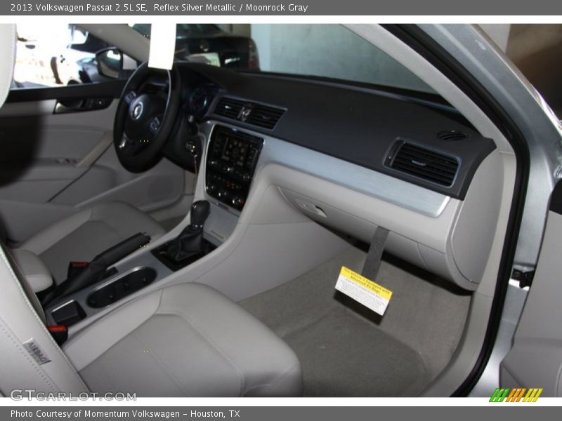 Reflex Silver Metallic / Moonrock Gray 2013 Volkswagen Passat 2.5L SE