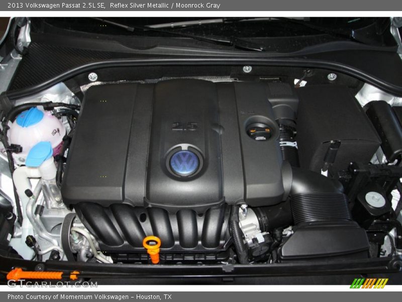 Reflex Silver Metallic / Moonrock Gray 2013 Volkswagen Passat 2.5L SE