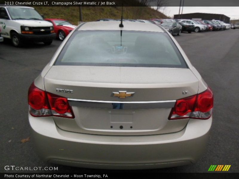 Champagne Silver Metallic / Jet Black 2013 Chevrolet Cruze LT
